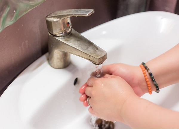 روش و راهنمای استفاده از دستگاه دست خشک کن 